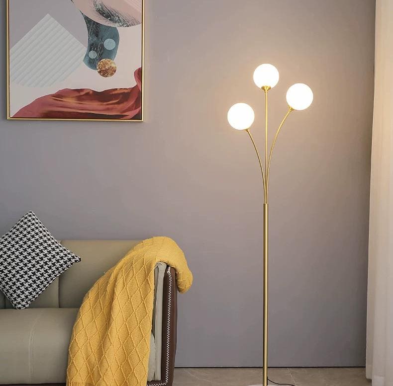 Lampadar Auriu Nyssa 3 Globuri Albe 3xG9