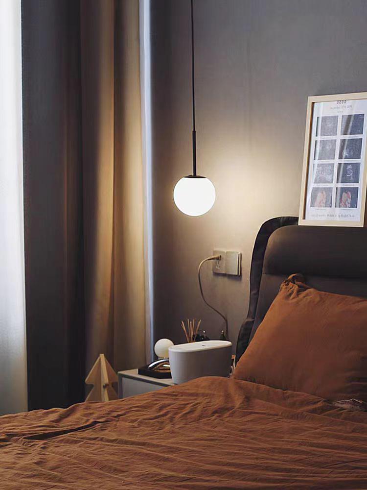 Lustra Suspendata Neagra Nemerys Glob Alb E27