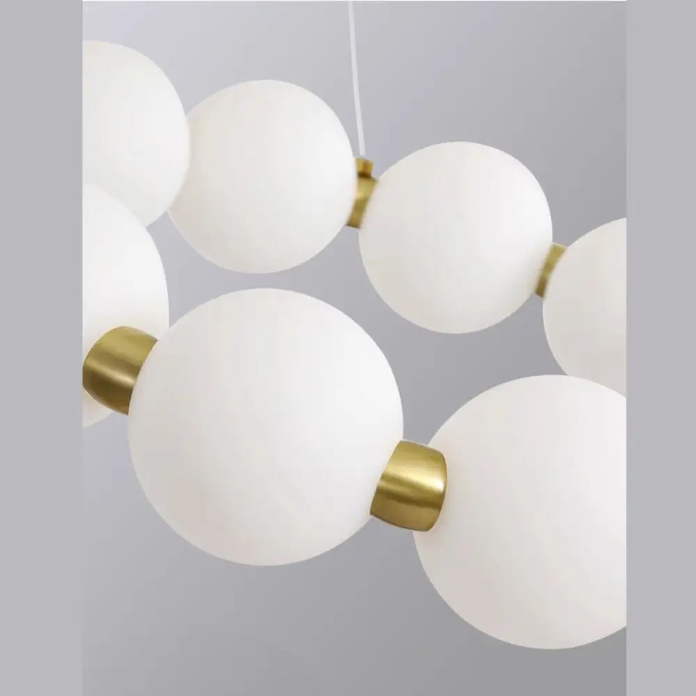 Lustra Calista Eleganta LED cu Globuri Albe Mat, Auriu