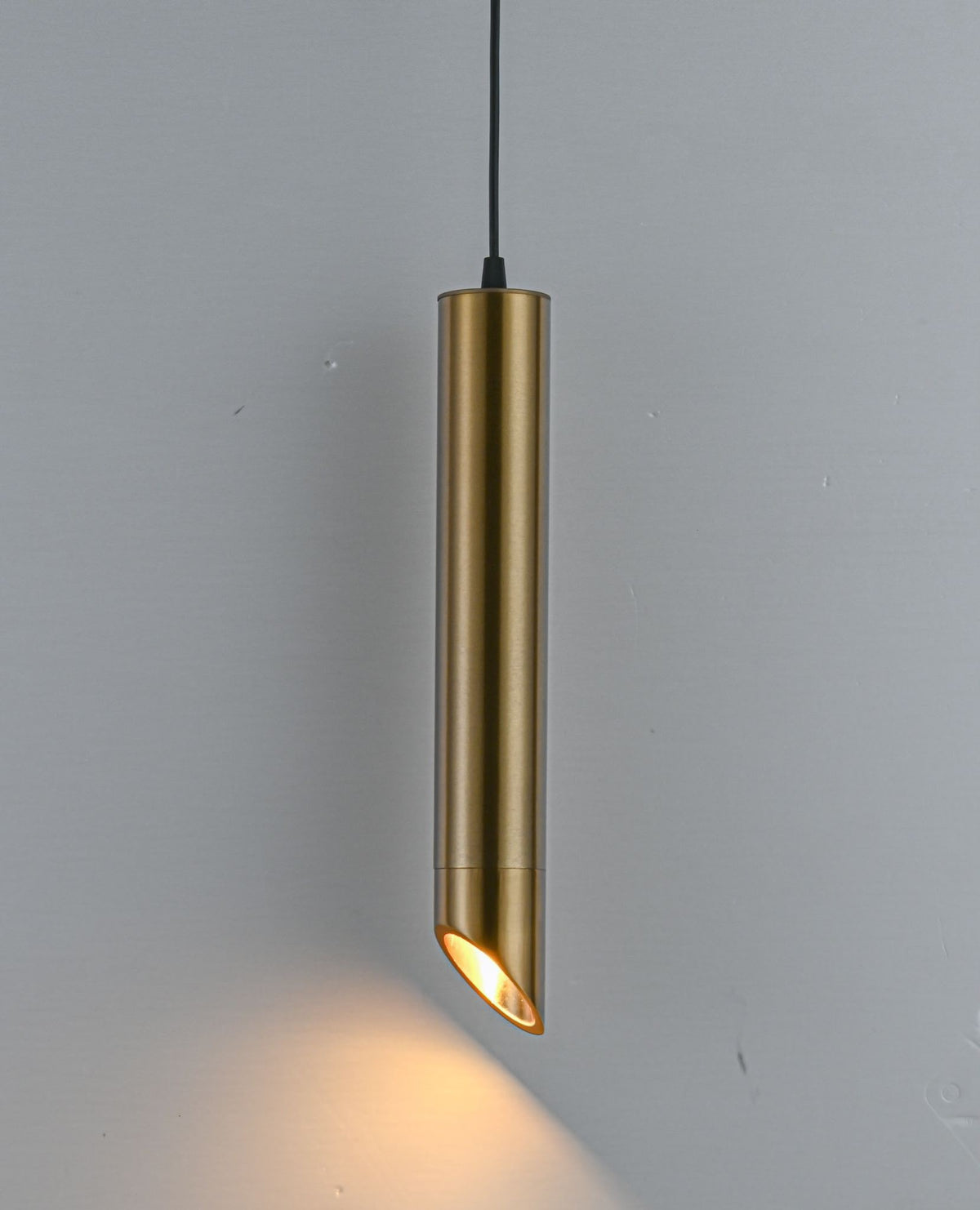 Lampa suspendata Togga aurie