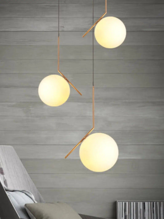 Lustra Suspendată Lelia, 3 Globuri Albe, 40W