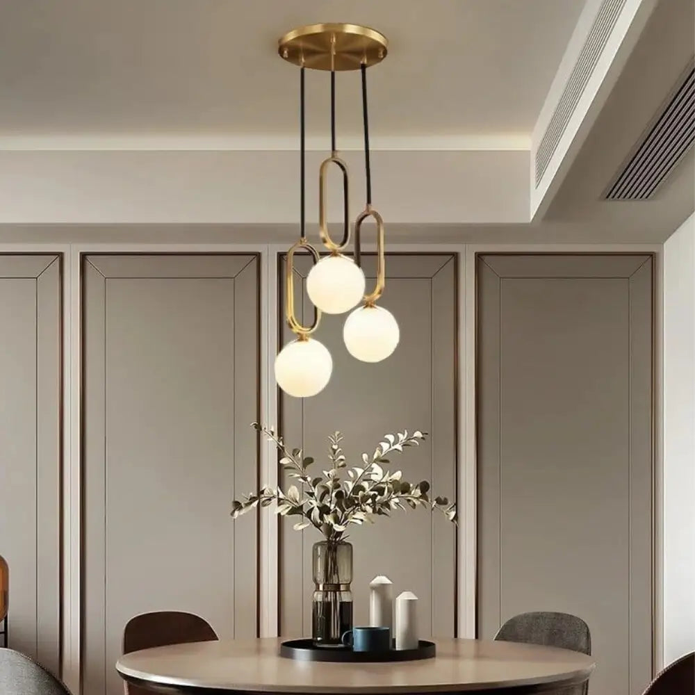 Lustra Aurie cu Globuri Albe Letitia, Stil Nordic, 40W