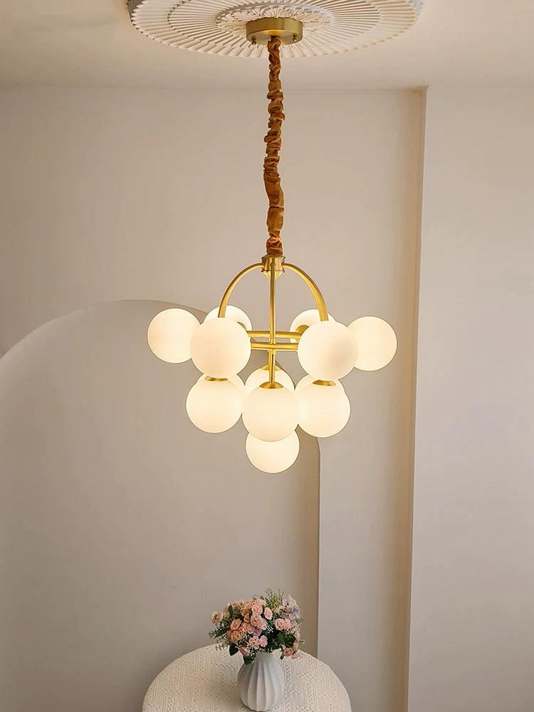 Lustra Aurie Myrthiel 13 Globuri Albe D600