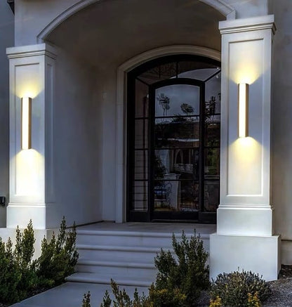 Aplica LED Tessa Black 7W Lumina clada IP65
