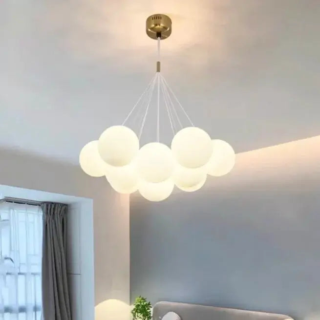 Lustră de Lux Anthea cu Globuri 13 Surse de Iluminare