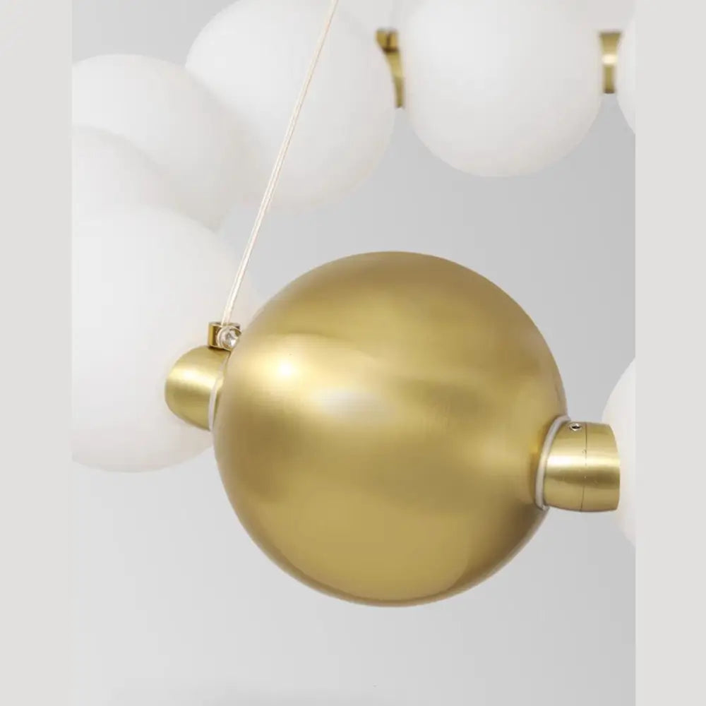 Lustra Calista Eleganta LED cu Globuri Albe Mat, Auriu